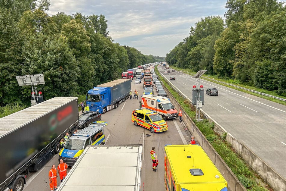 Der tödliche Crash zum Wochenstart auf der A5 zog ein Verkehrschaos nach sich.