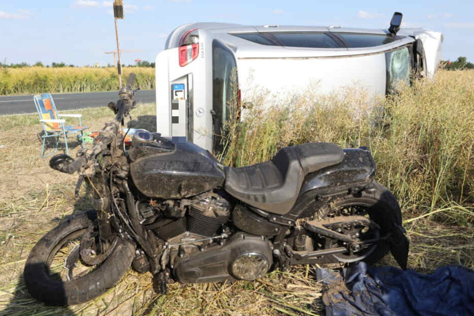 Der Harley-Davidson-Fahrer (54) starb noch am Unfallort.