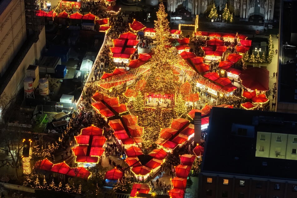 Der Weihnachtsmarkt am Kölner Dom gehört zu den beliebtesten in Deutschland. In diesem Jahr bekommt er neue Konkurrenz.