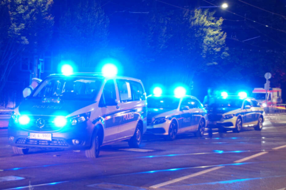 Für die Unfallaufnahme wurde die Haltestelle gesperrt, es kam zu Behinderungen.