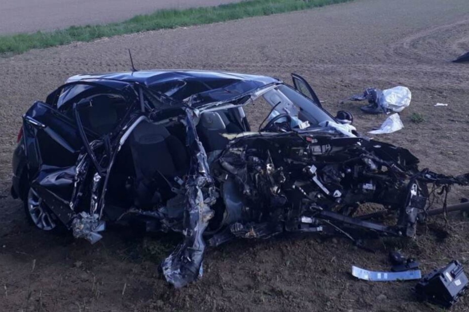 Der Motorblock riss bei dem Crash aus der Verankerung.