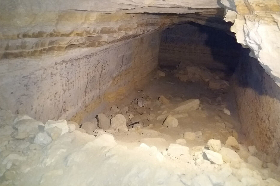 In dieser Höhle wurde die Leiche der ermordeten Biologin entdeckt.