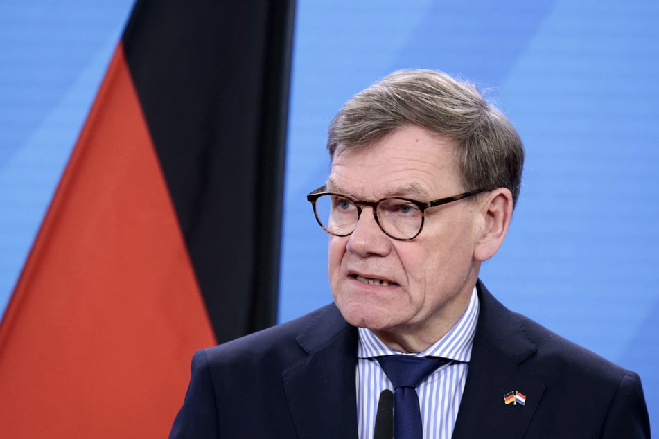 Außenminister Johann Wadephul (63, CDU) sieht eine neue Flüchtlingskrise aufziehen.