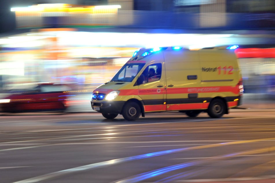 Für die Rettungsdienste sind die Tage rund um Silvester sehr arbeitsreich und inzwischen auch gefährlich.