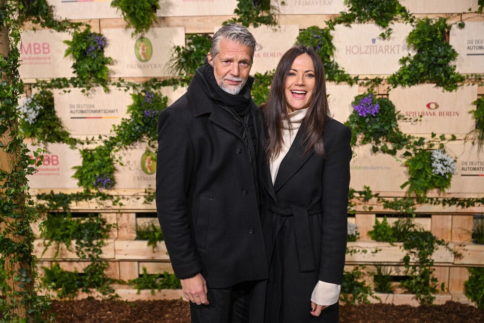 Seit 2014 führt Bettina Zimmermann (50) eine Beziehung mit Kai Wiesinger (59).