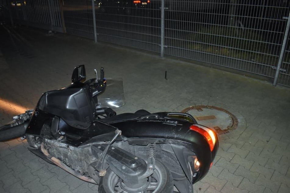 Der Roller der Diebe nach dem schmerzhaften Sturz.