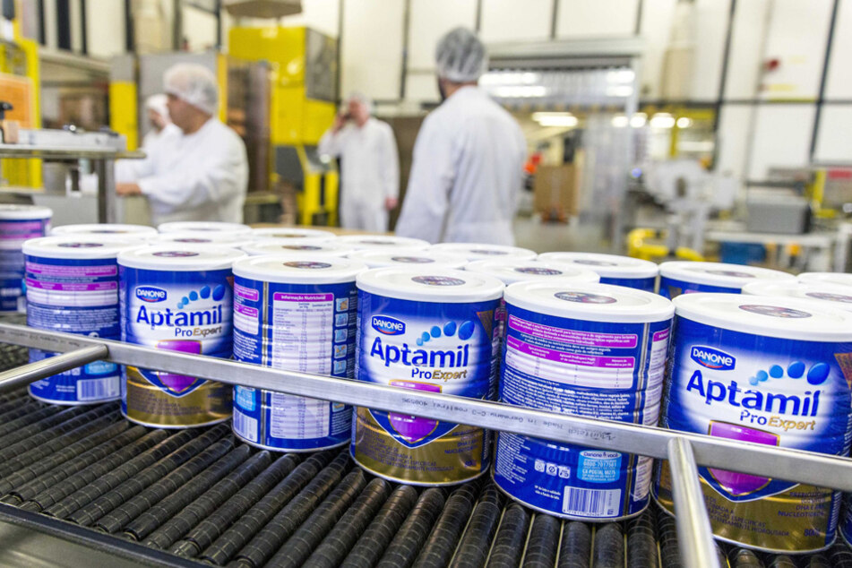 Babynahrung wird in einem Werk, das zu Danone gehört, produziert. (Symbolbild)