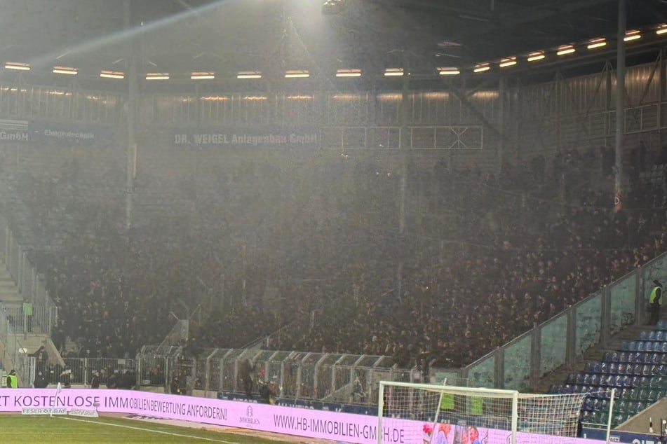 Blick auf den Gästeblock.