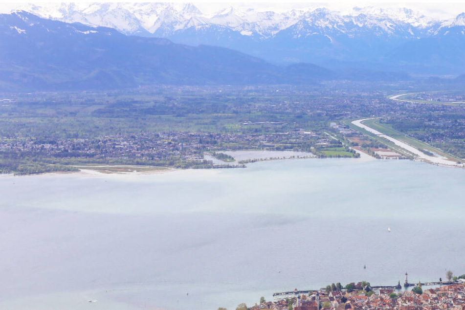 Im Bodensee werden am Mittwoch die Weintanks versenkt.