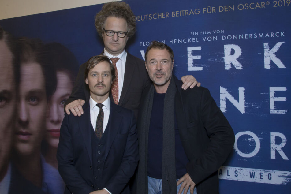 Tom Schilling (vorn links) mit seine Kollegen Sebastian Koch (re.) und Oscar-Preisträger Florian Henckel von Donnersmarck.