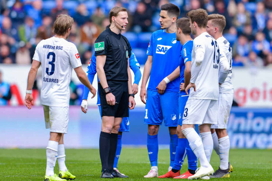 Während des Spiels zwischen Hoffenheim und Hertha BSC Berlin verstarb ein Fan.
