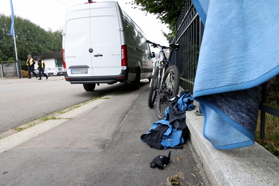 Ein Radfahrer (55) knallte am Donnerstagvormittag auf der Limbacher Straße gegen einen Transporter. Der Mann kam umgehend in eine Klinik.