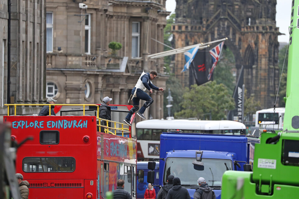 Ein Stuntman bei Dreharbeiten zu "Fast &amp; Furios 9" in Edinburgh. Ein Kollege verletzte sich bei ähnlichen Stunts schwer. (Archivbild)