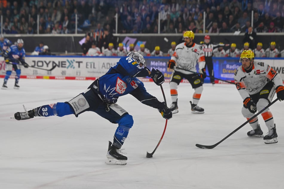 Ricardo Hendreschke (l.) zog hier im Duell mit Frankfurt sehenswert ab.