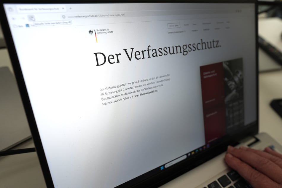 Der Verfassungsschutz warnt vor Extremisten bei Jugendprotesten. (Symbolbild)
