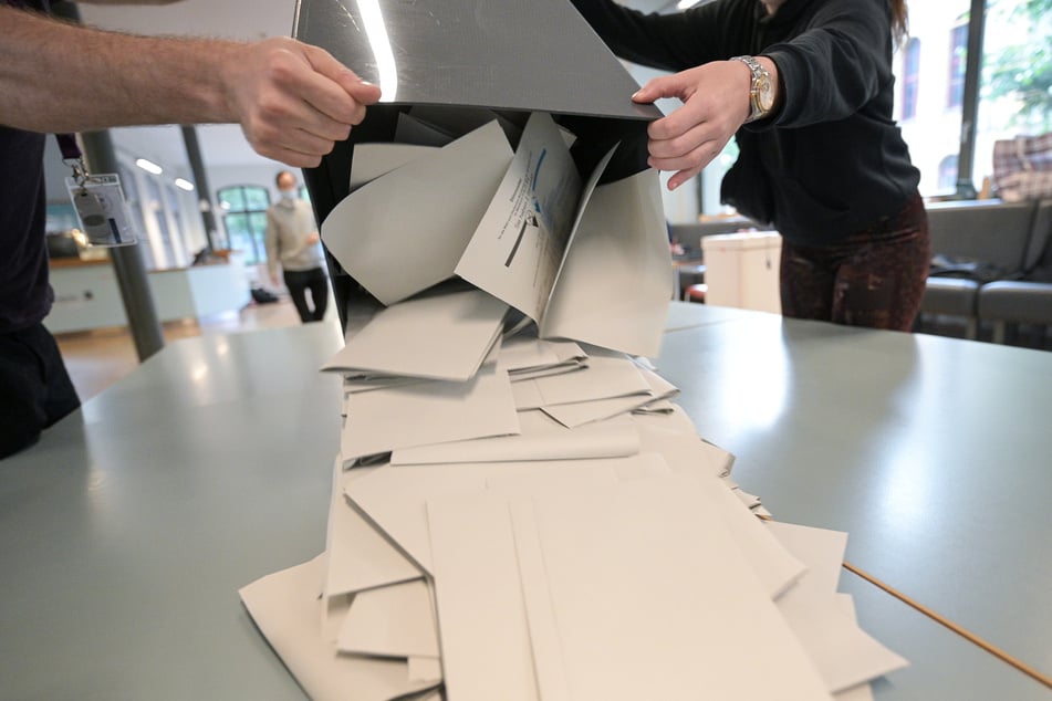 Im Vorfeld der Bundestagswahl kursieren im Netz Videos von gefälschten Stimmzetteln. (Symbolbild)