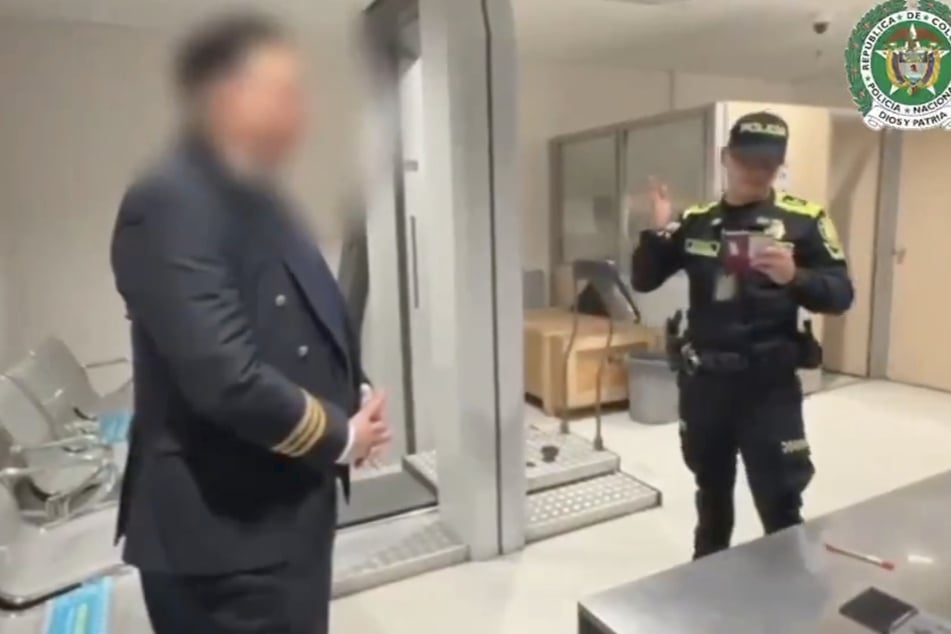 Der Schmuggler wurde durch seine schlecht sitzende Uniform schließlich verraten.