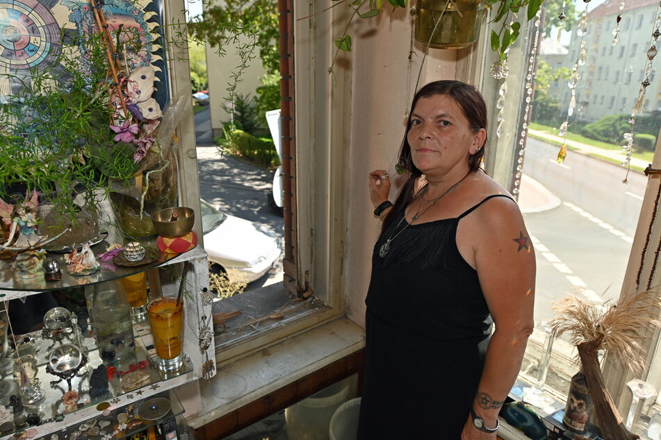 Im Jahr 2019 in Zittau: Ein Zündsatz explodierte direkt an der Wohnung von Linken-Sadträtin Ramona Gehring (57).