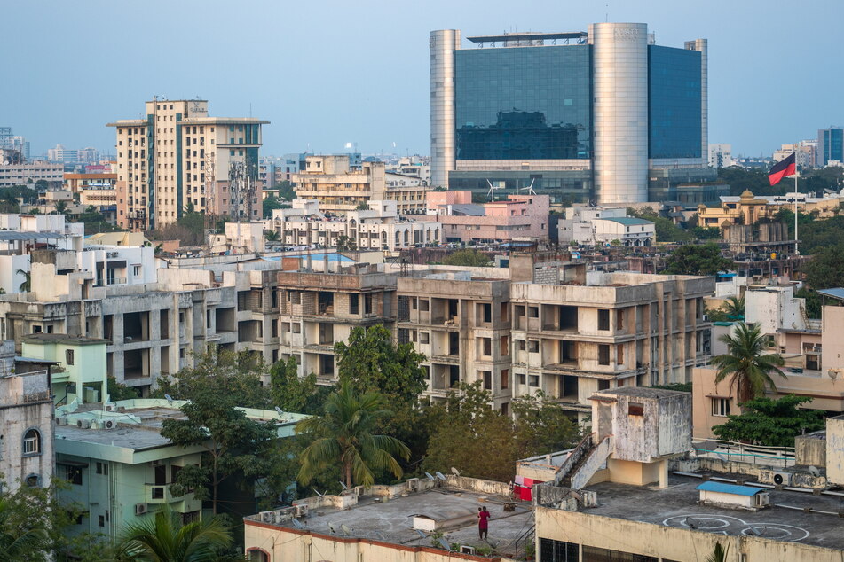 Blick über die Dächer von Chennai. In der Stadt, die die Engländer Madras nannten, leben heute über 10 Millionen Menschen.