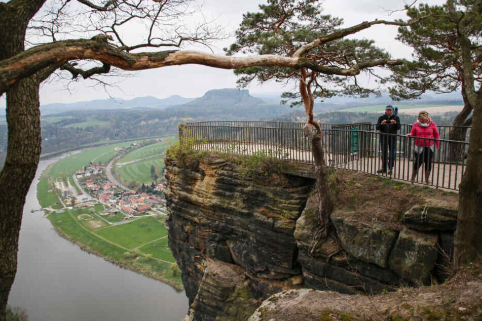 Die heutige zentrale Aussicht auf der Bastei ist im vorderen Abschnitt gesperrt.