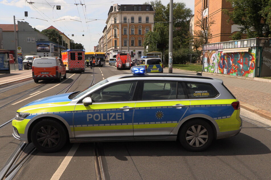 Der Adler wurde für den Straßenbahn- und Busverkehr voll gesperrt werden.