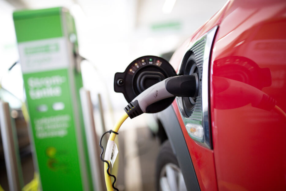 Eine Elektro-Stromladesäule für Elektroautos.