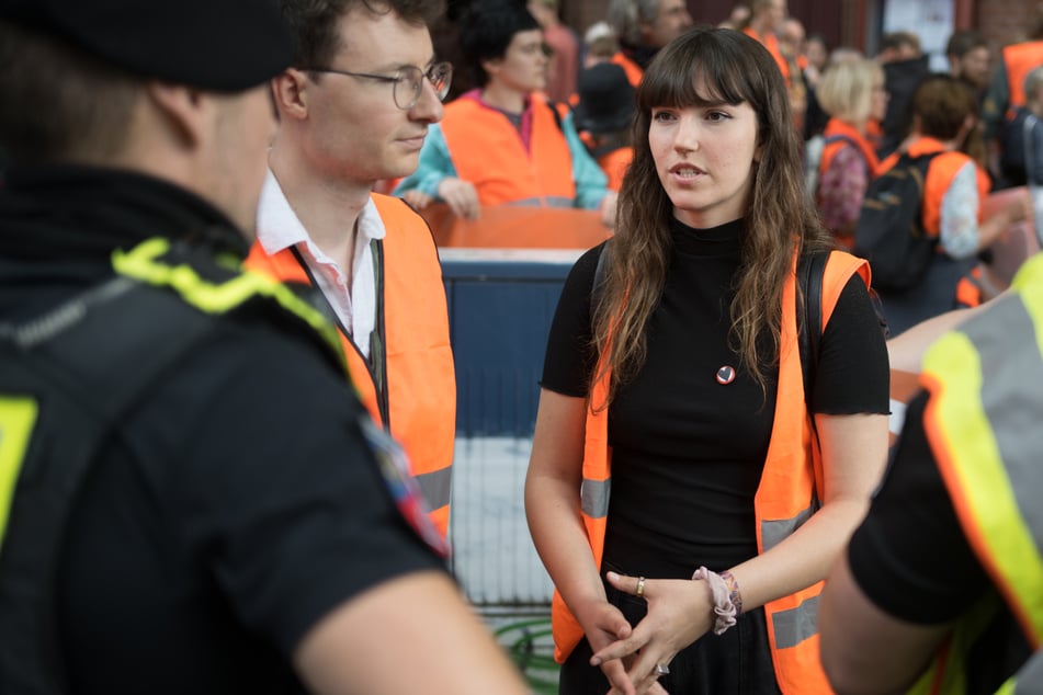 Carla Hinrichs (27) kündigt einen Strategiewechsel an.