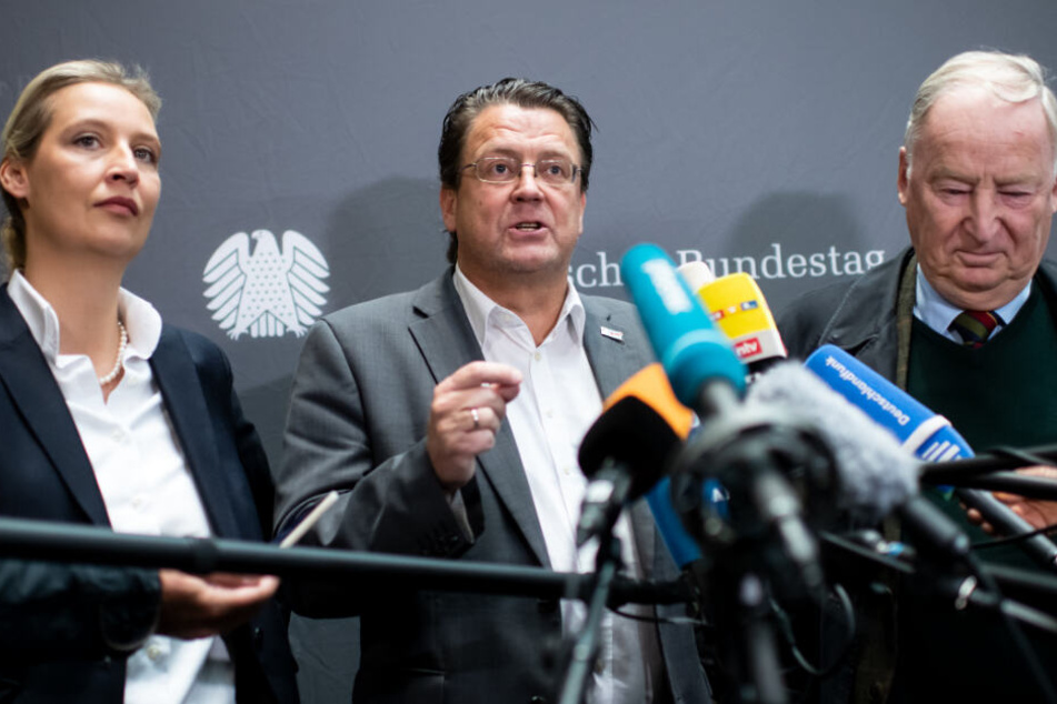 Alice Weidel (40, links) und Alexander Gauland (78, rechts) nehmen den abgewählten Stephan Brandner (53) in die Mitte.