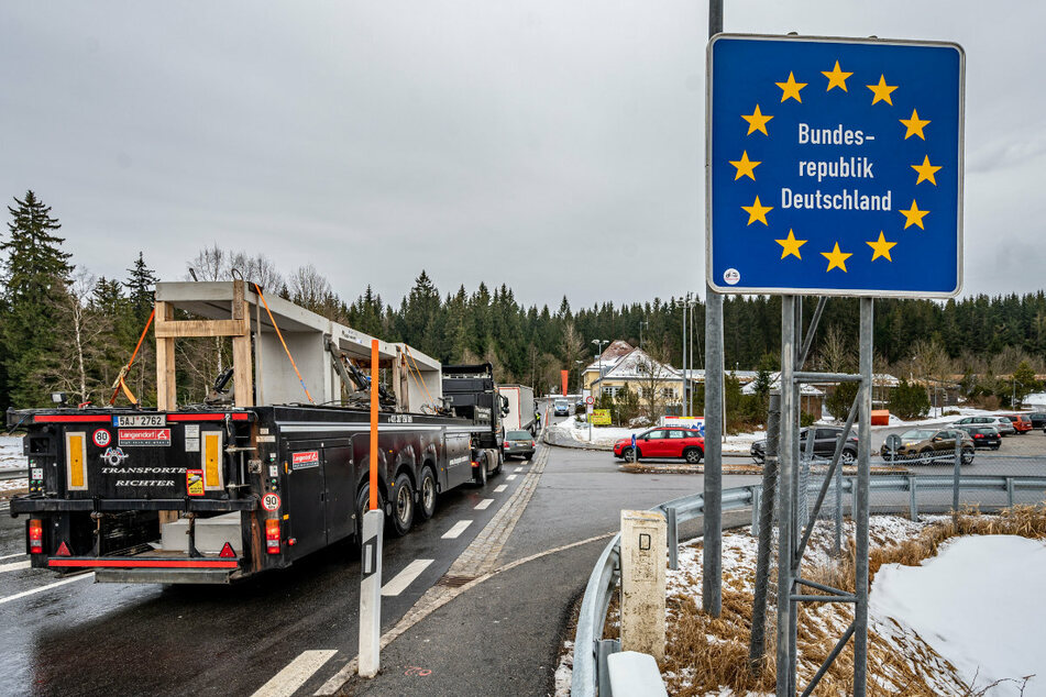 Kritische Corona-Lage in Tschechien: Warum lockert Sachsen jetzt die Einreise?
