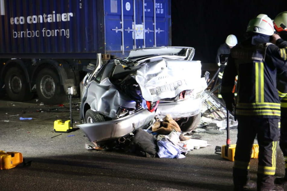 Mehrere Menschen wurden bei den Unfällen auf der A4 bei Köln in der Nacht teils schwer verletzt.