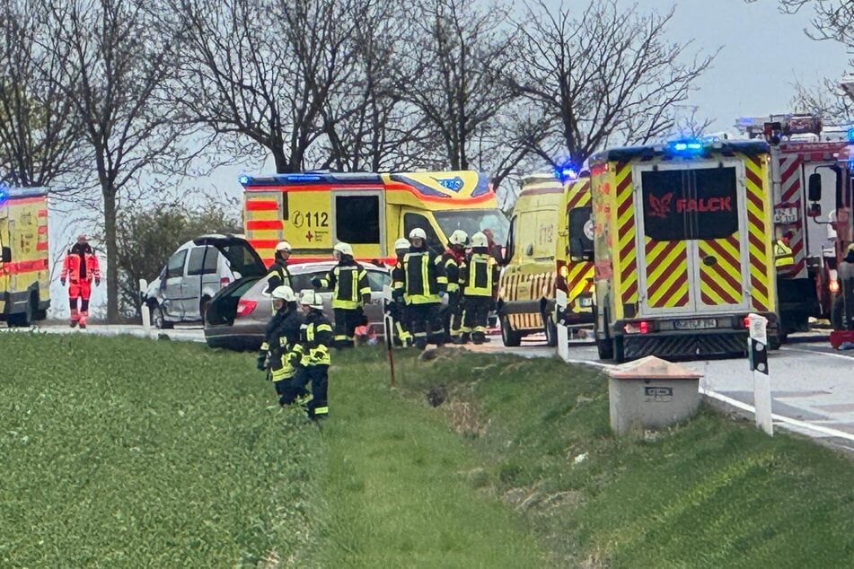 Zwischen den Landkreisen Görlitz und Bautzen kaum es am Freitagnachmittag zu einem Verkehrsunfall.