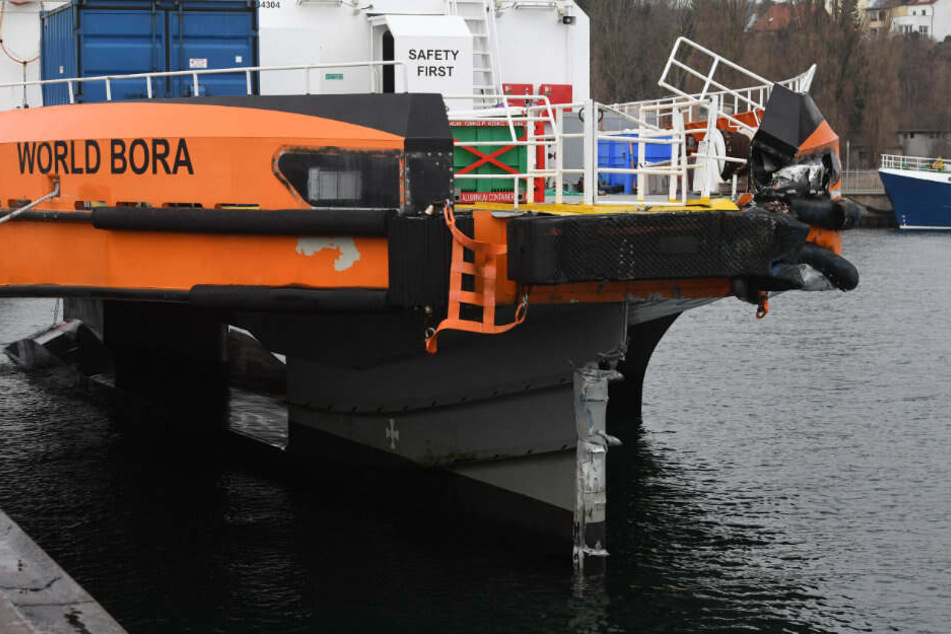 Die "World Bora" liegt nach dem Schiffsunglück im Stadthafen von Sassnitz.
