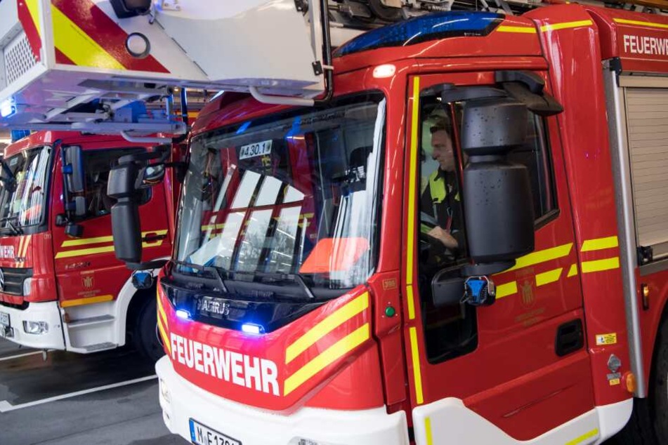 Die Feuerwehr eilte nach dem Notruf zur Unfallstelle. (Symbolbild)