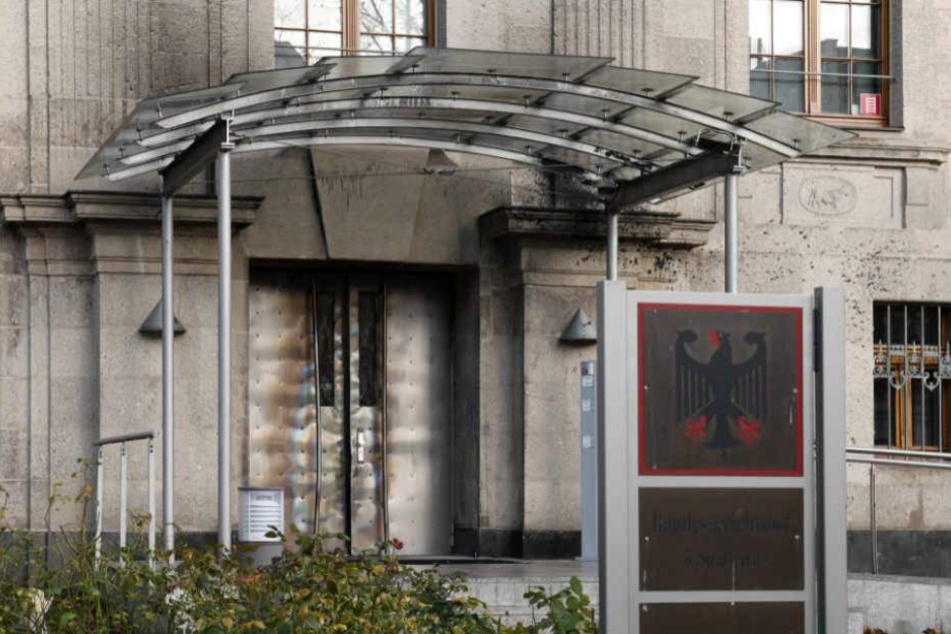 Die Eingangstür des 5. Strafsenats in Leipzig.