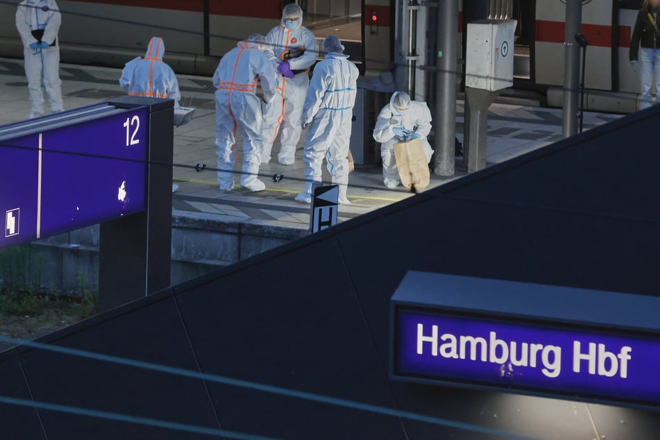 Die mutmaßliche Täterin (39) vom Hamburger Hauptbahnhof soll im Januar bereits ihren Vater angegriffen haben.