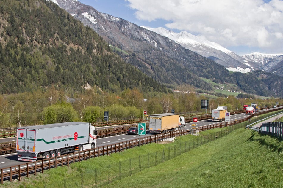 Wo sonst am Wochenende – vor allem in den Ferien – ständig die Laster und Autos unterwegs sind, wird die Brennerautobahn am Samstag nur von Menschen bevölkert werden.