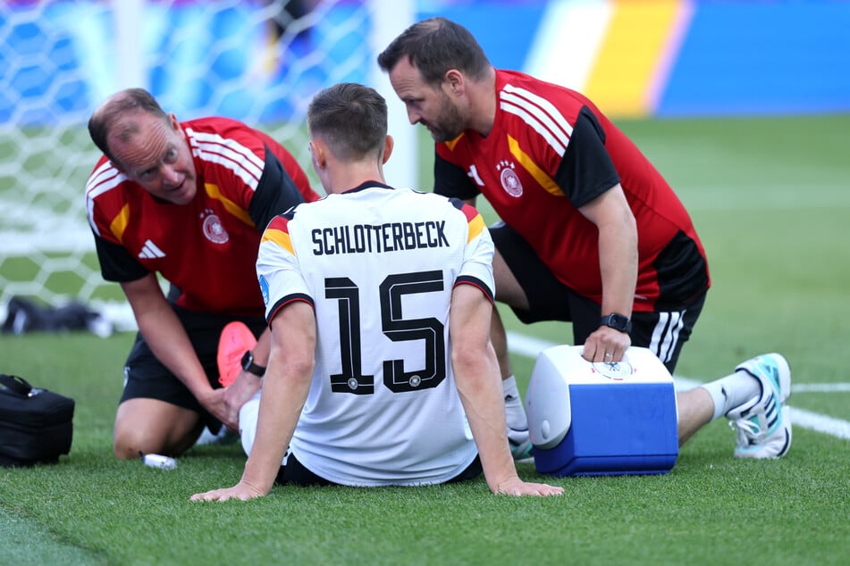 Im Spiel gegen die Elfenbeinküste zog sich Nico Schlotterbeck (26) eine Innenbandverletzung zu.