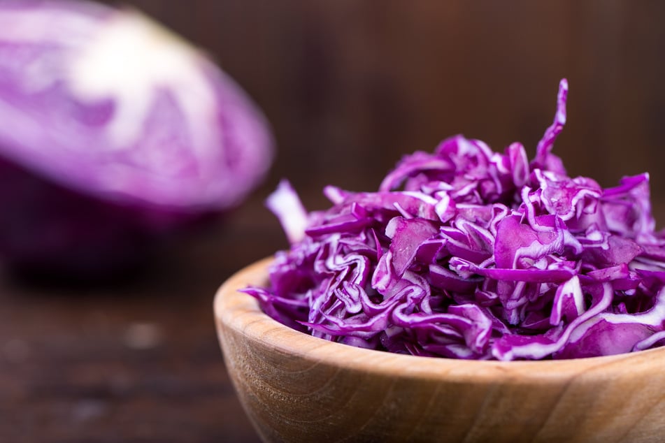 Knackiger Rotkohlsalat nach Omas Rezept begeistert alle