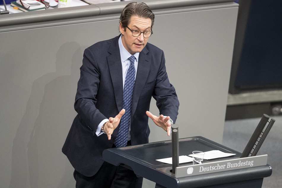 Andreas Scheuer (46, CSU) warnt vor unnötigen Fahrten. (Archivbild)