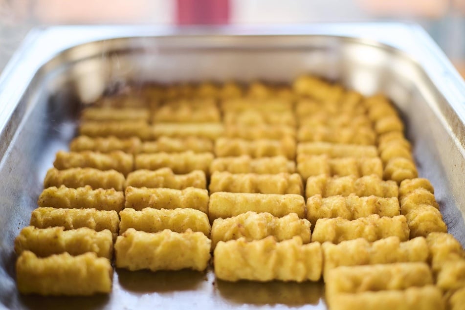 The employee is said to have eaten just one croquette - grounds for dismissal for the company. (symbolic image)