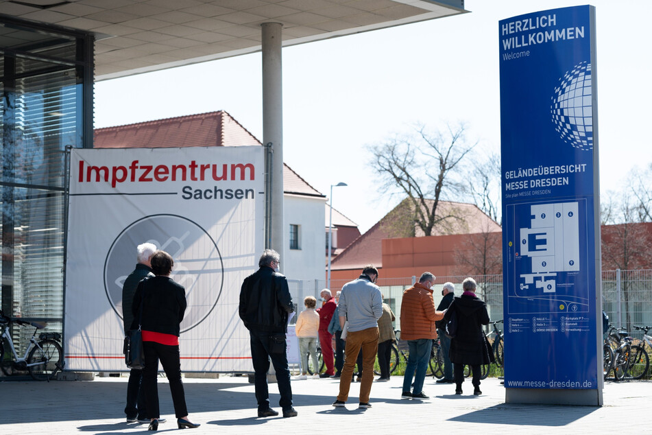 Die Messe Dresden bleibt bis 30. September Impfzentrum. Alle ländlichen Zentren müssen, wie geplant, zum 30. Juni schließen.