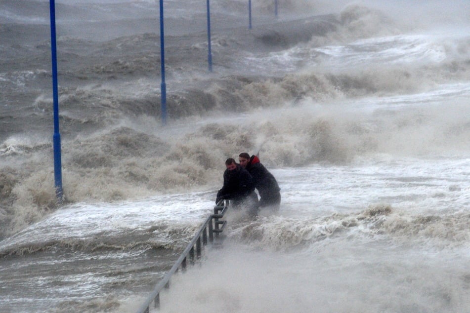 Das Bundesamt für Seeschifffahrt und Hydrographie (BSH) Sturmflutwarnung herausgegeben. (Archivbild)