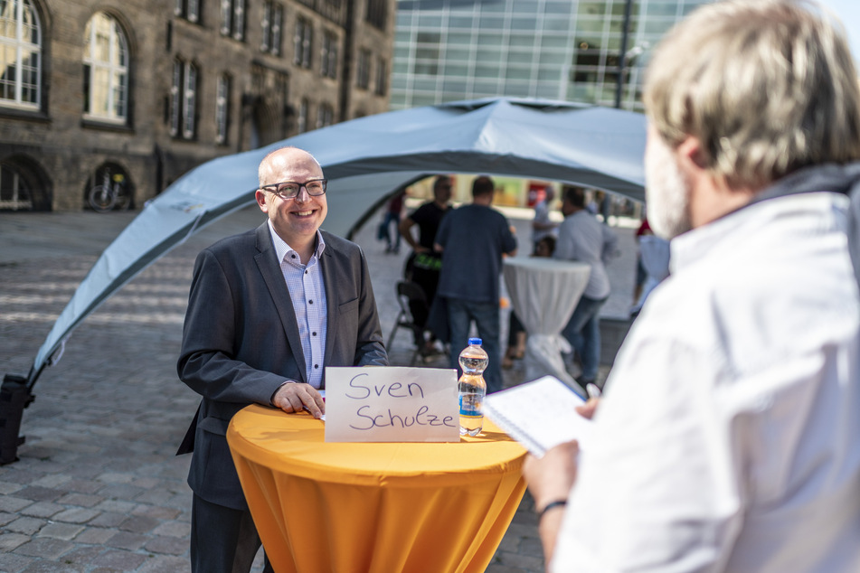 Redakteur Bernd Rippert befragte alle Kandidaten - hier Sven Schulze (48, SPD).