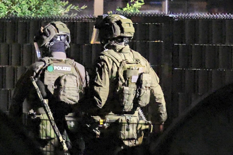 In Duisburg fand ein großer Polizeieinsatz an der Adresse eines einflussreichen "Hells Angels"-Rockers statt.