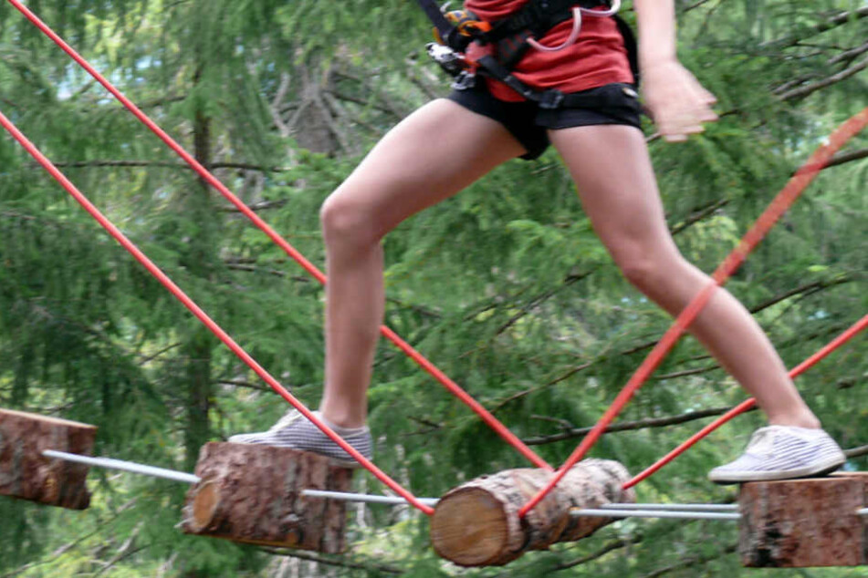 Die Zwölfjährige sprang unkontrolliert von dem sogenannten Freefall-Tower (Symbolfoto).
