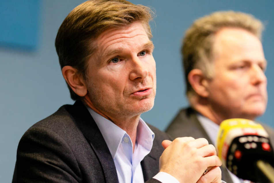 Heiner Garg (FDP), Gesundheitsminister in Schleswig-Holstein, informiert über die Ausbreitung des Coronavirus im Norden.