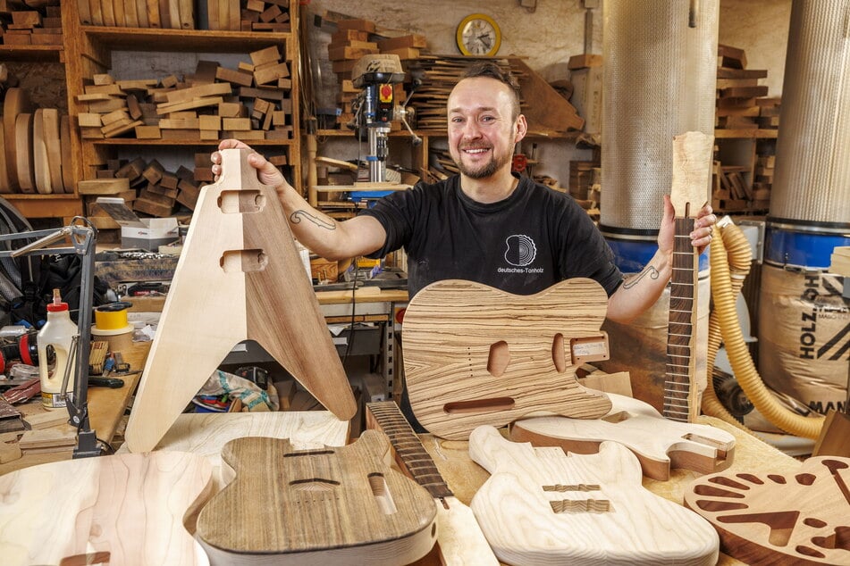 Mal 'ne Gitarre für Freunde - so hat alles angefangen. Heute baut Andreas Großer (39) Körper von E-Gitarren und -Bässen professionell.