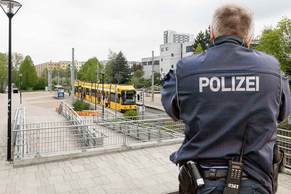 Immer wieder muss die Polizei zum Amalie-Dietrich-Platz ausrücken.