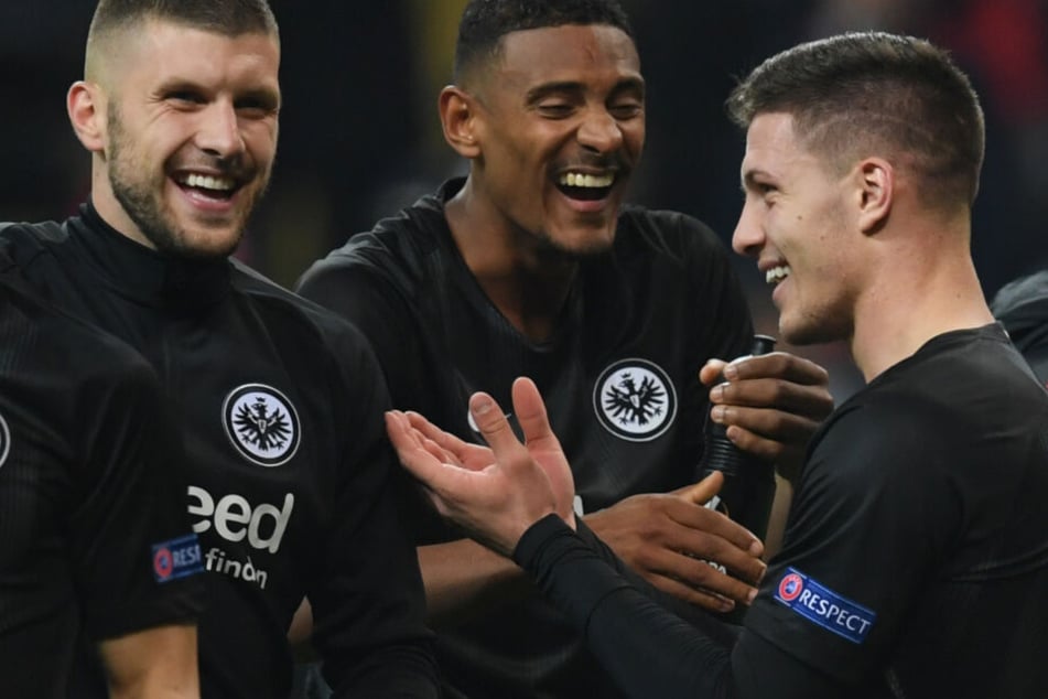 Einer der letzten gemeinsamen Momente der Eintracht-"Büffelherde" um Ante Rebic, Sebastién Haller und Luka Jovic (v.l.n.r.), hier beim Europa-League-Gruppenspiel gegen Apollon Limassol?