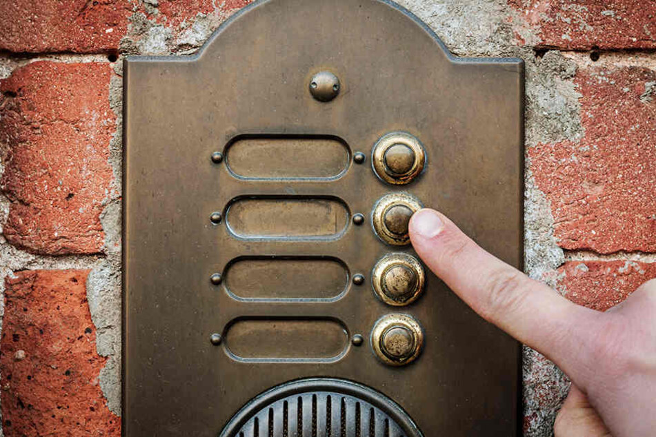 Interviewer der Stadt klingeln schon bald an vielen Haustüren. (Symbolbild)